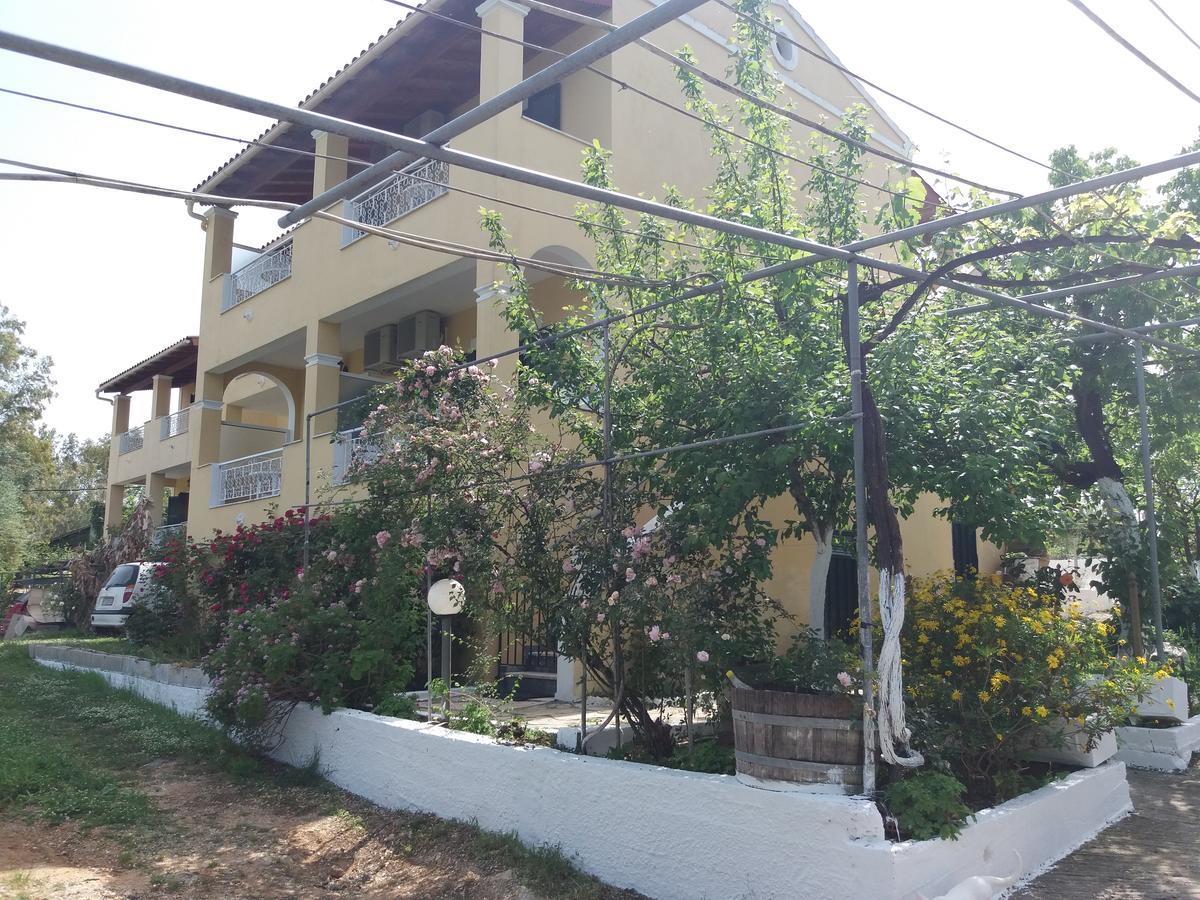 Athineos Apartments Коммено Экстерьер фото