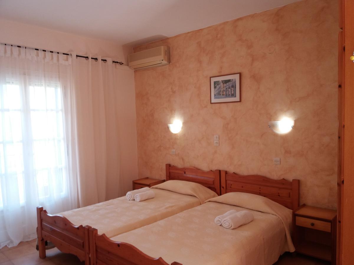 Athineos Apartments Коммено Экстерьер фото