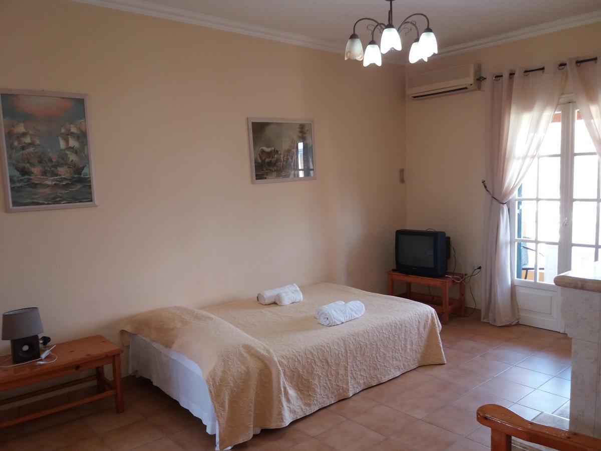 Athineos Apartments Коммено Экстерьер фото