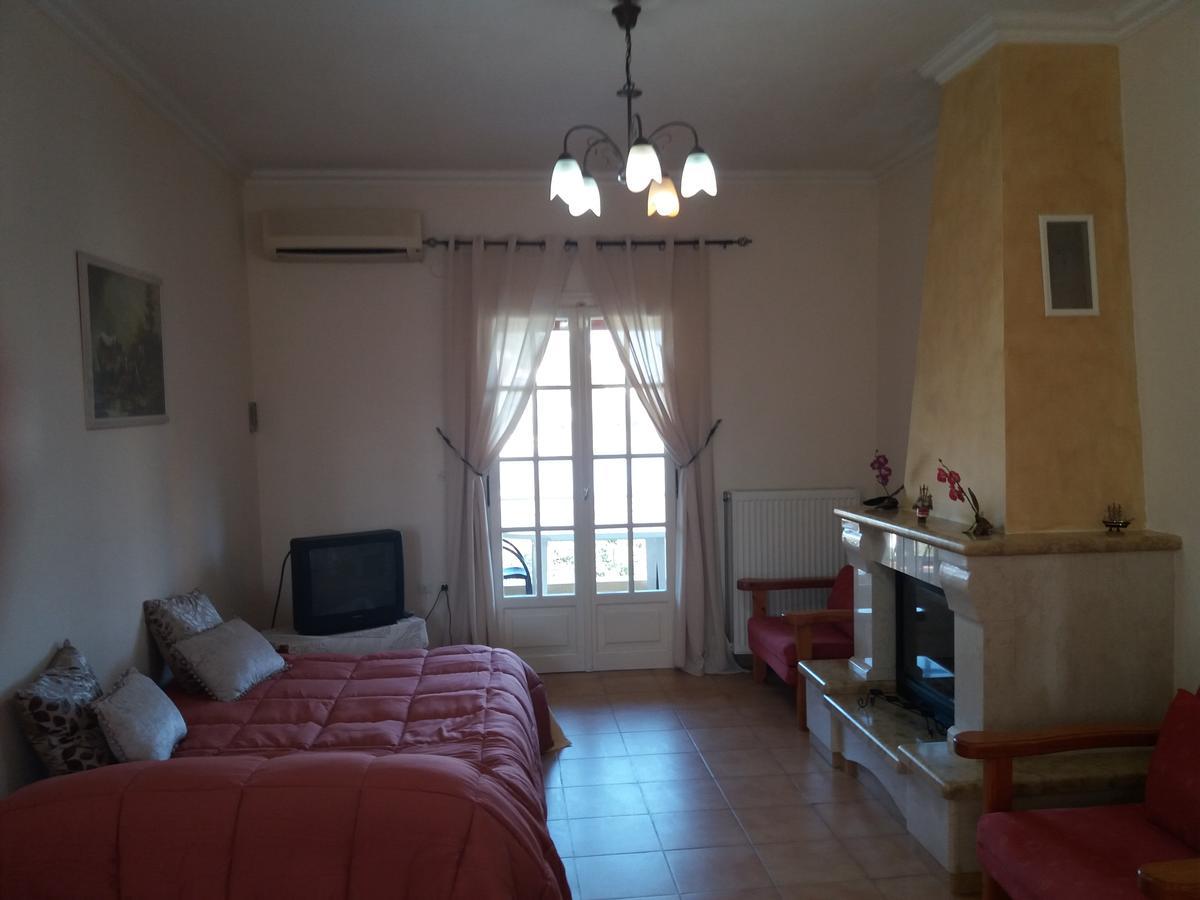Athineos Apartments Коммено Экстерьер фото