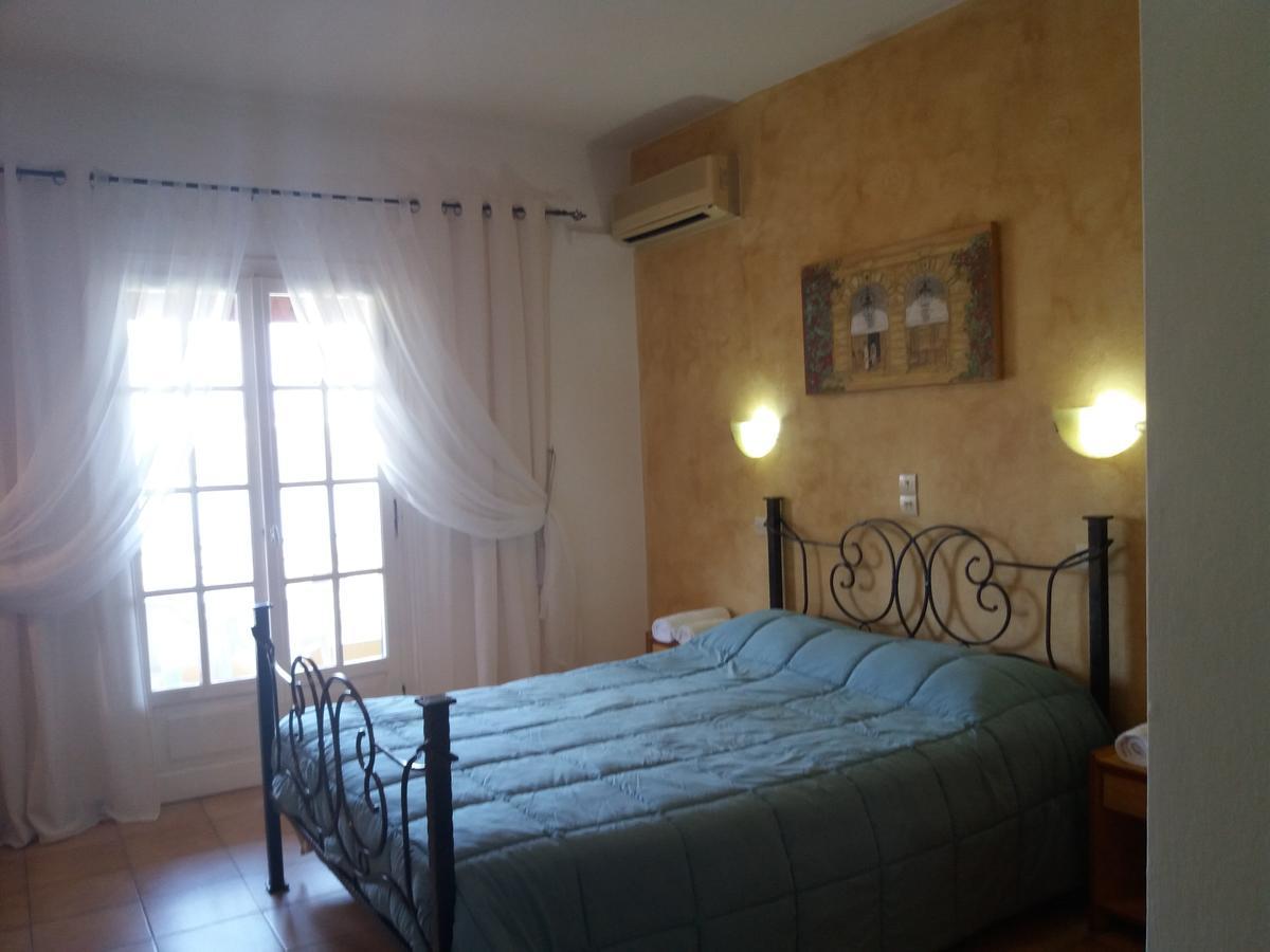 Athineos Apartments Коммено Экстерьер фото