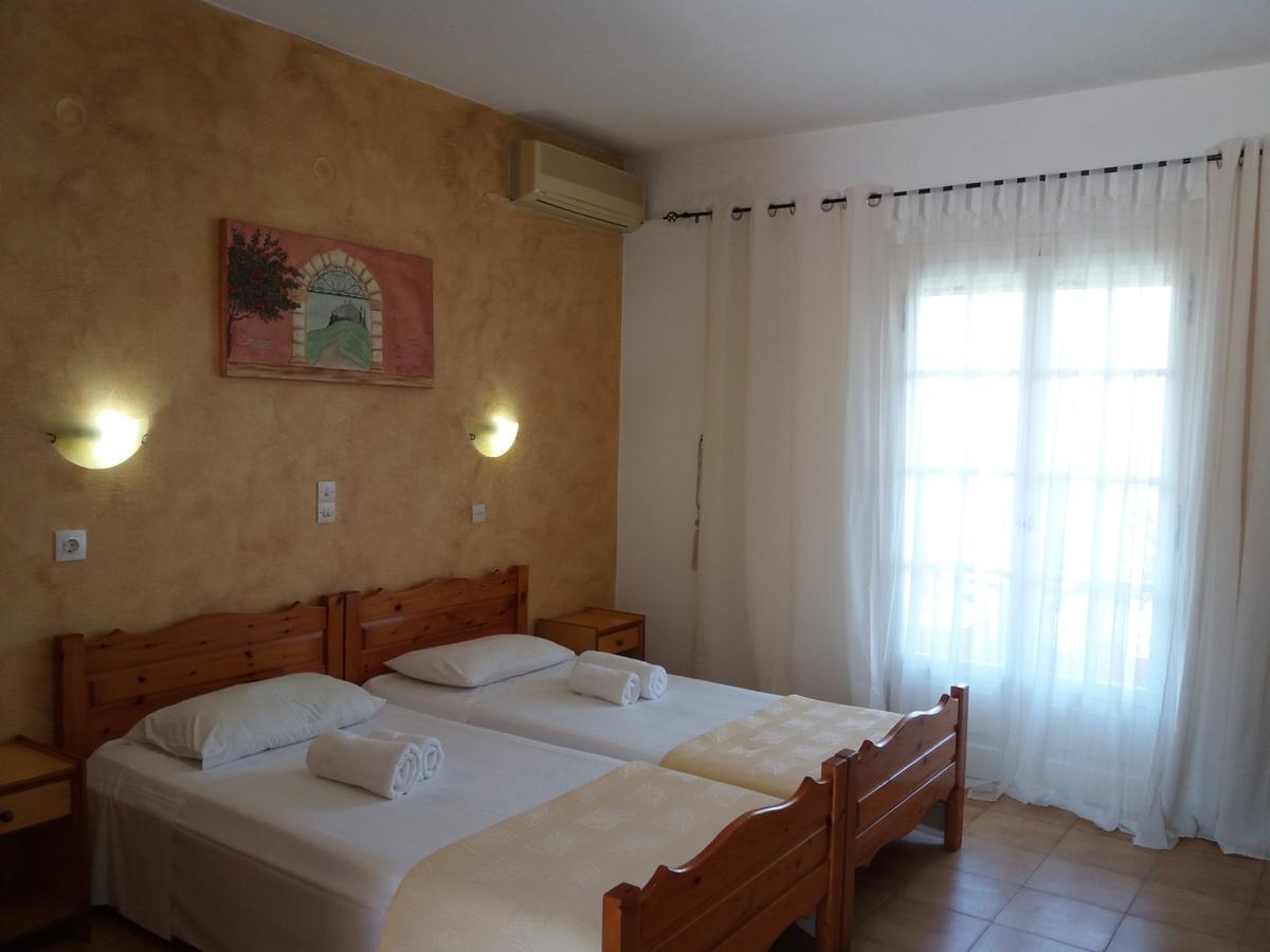 Athineos Apartments Коммено Экстерьер фото